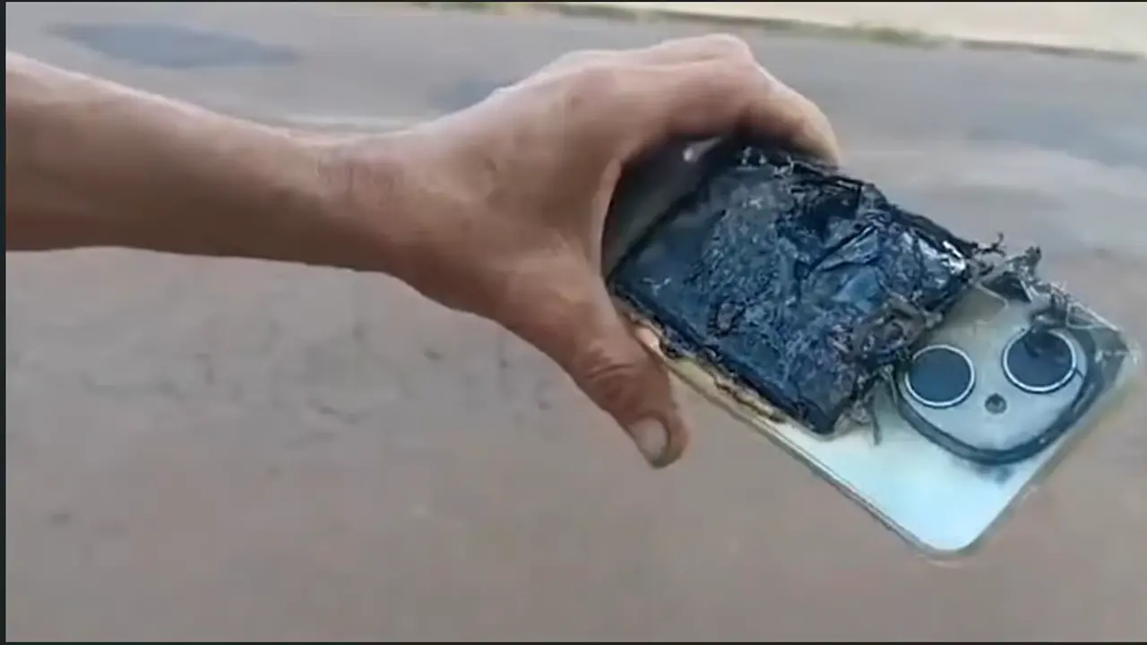 لحظة مرعبة في البرازيل.. انفجار هاتف ينقذ صاحبه من هجوم كلبين شرسين